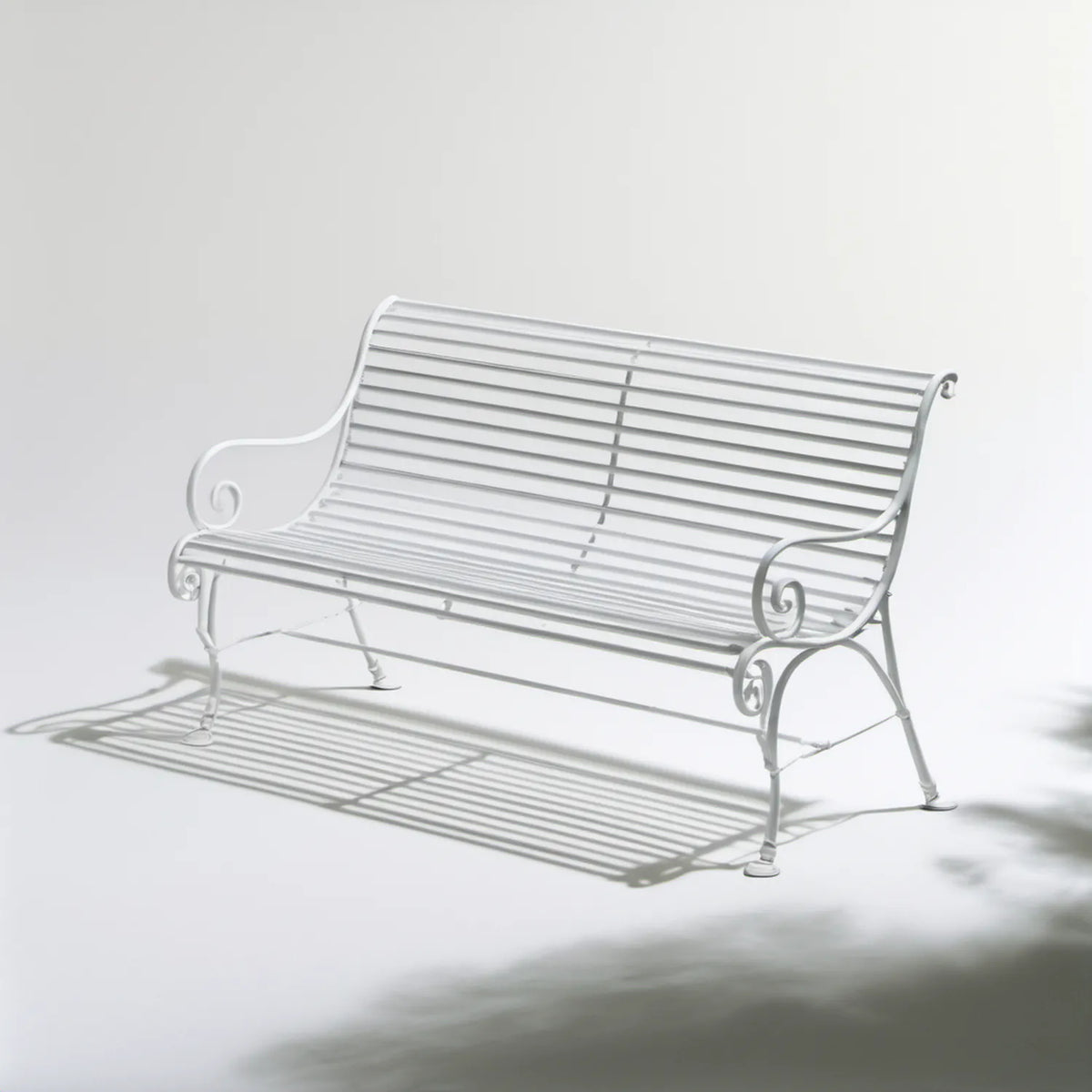 Biała stalowa ławka ogrodowa 150 x 60 x 90 cm